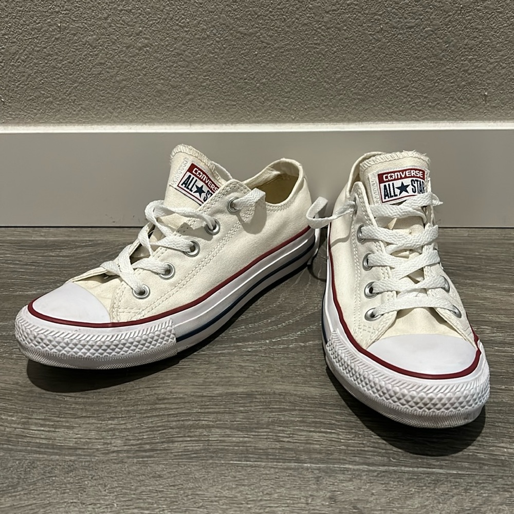 ⭐️ Converse All Star ⭐️ Low Top White Shoes